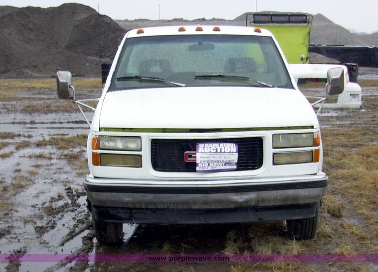 image for item 5003 1994 GMC Sierra C3500 pickup truck
