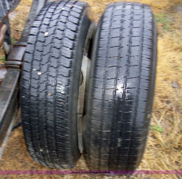 image for item 5003 1994 GMC Sierra C3500 pickup truck