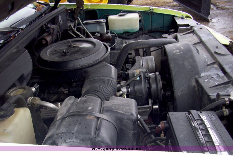 image for item 5003 1994 GMC Sierra C3500 pickup truck