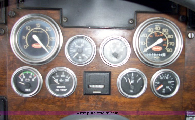 image for item 5004 1994 Peterbilt Conventional 379 semi truck