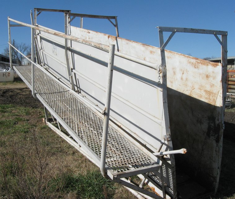 image for item 3091 Loading chute and crowding tub