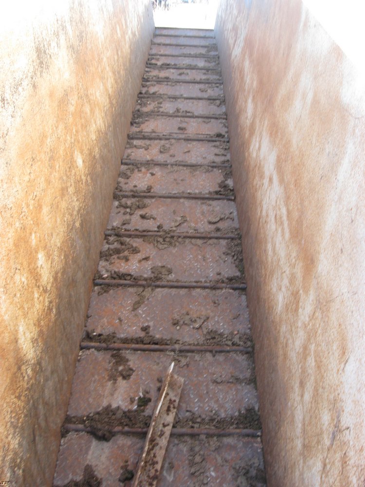 image for item 3091 Loading chute and crowding tub