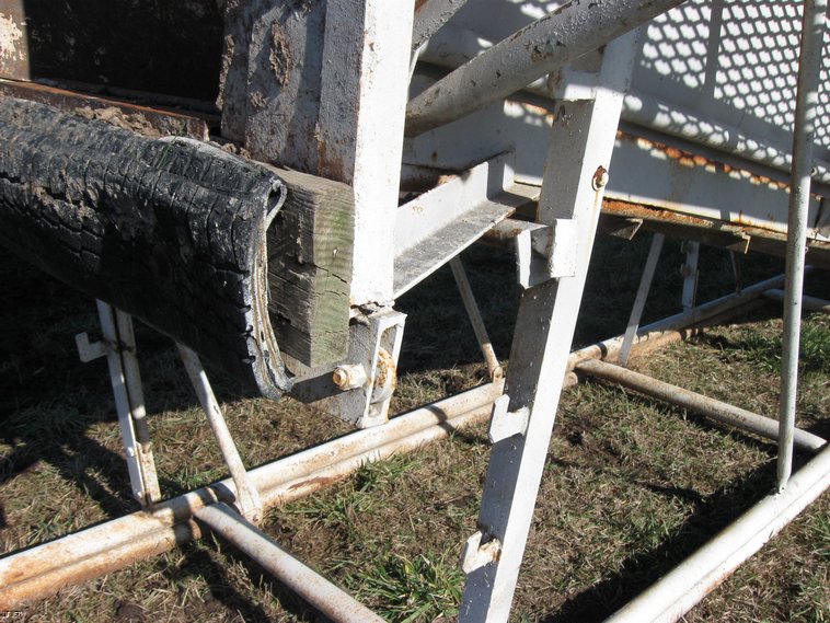 image for item 3091 Loading chute and crowding tub