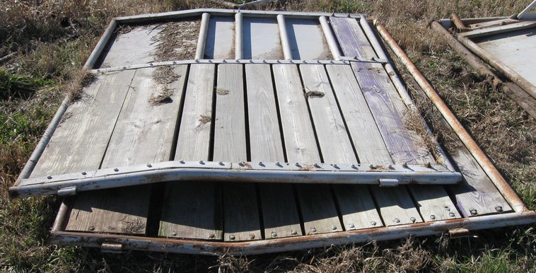 image for item 3091 Loading chute and crowding tub