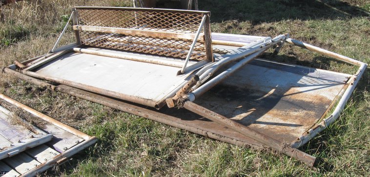 image for item 3091 Loading chute and crowding tub