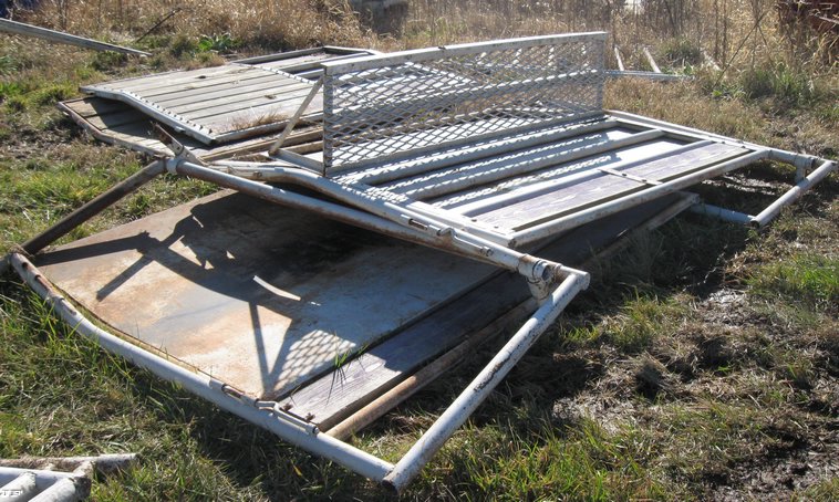 image for item 3091 Loading chute and crowding tub