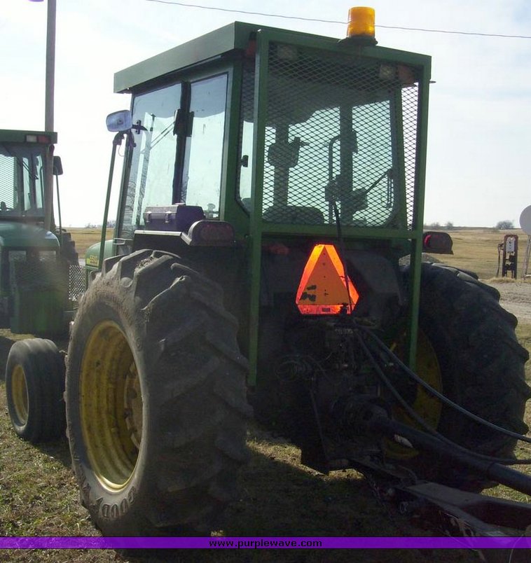 image for item 4003 1999 John Deere 5510 tractor