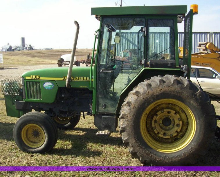 image for item 4003 1999 John Deere 5510 tractor