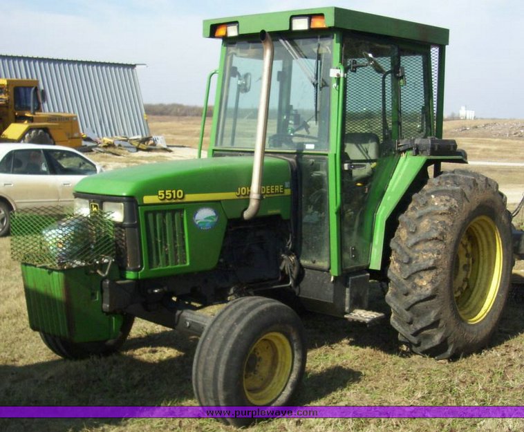image for item 4003 1999 John Deere 5510 tractor