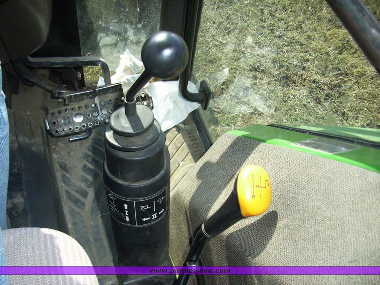 image for item 4003 1999 John Deere 5510 tractor