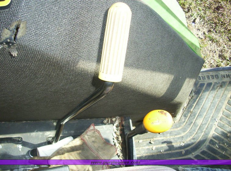 image for item 4003 1999 John Deere 5510 tractor