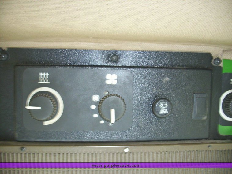 image for item 4003 1999 John Deere 5510 tractor