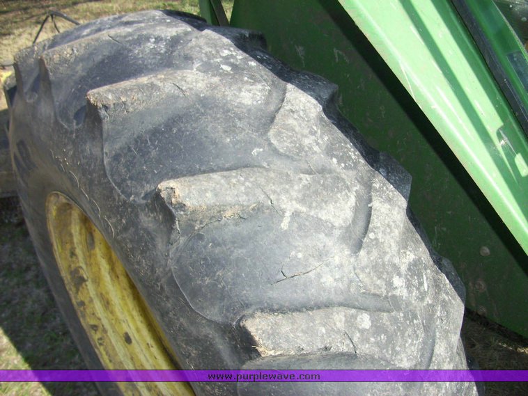 image for item 4003 1999 John Deere 5510 tractor
