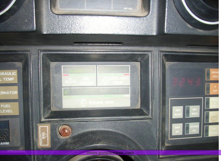 image for item 4113 1987 Caterpillar Challenger 65 tractor