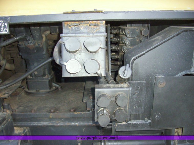 image for item 4113 1987 Caterpillar Challenger 65 tractor