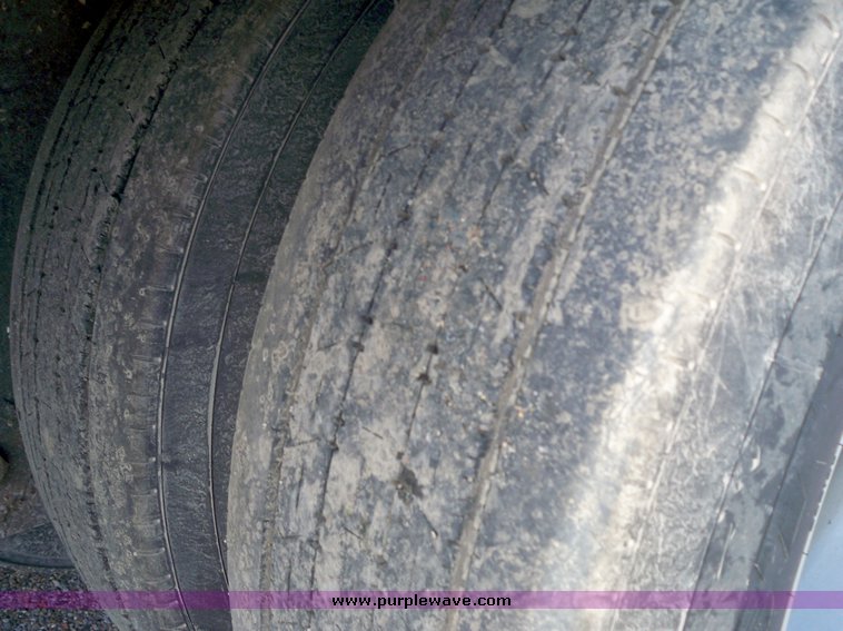 image for item 5196 1997 Barrett aluminum three deck hog semi trailer