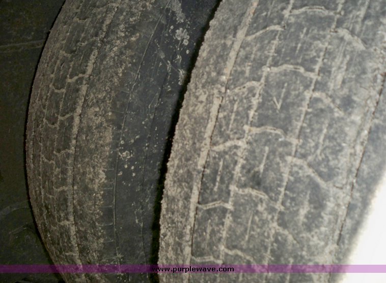 image for item 5197 1997 Barrett aluminum three deck hog semi trailers