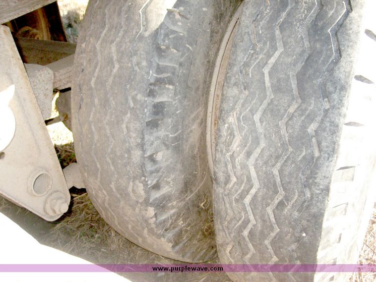 image for item 6421 1971 Hobbs 45' straight deck aluminum livestock trailer