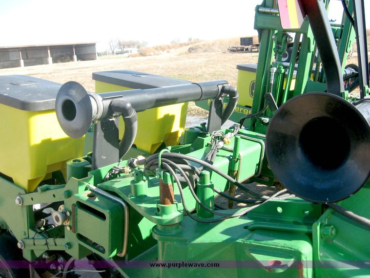 image for item 6431 John Deere 1760NT MaxEmerge XP planter