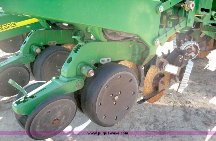 image for item 6431 John Deere 1760NT MaxEmerge XP planter