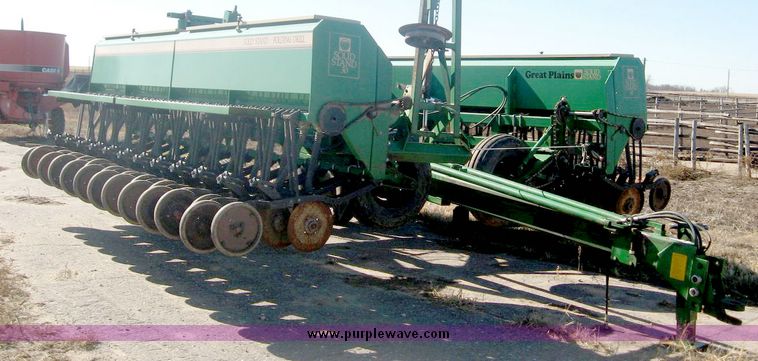 image for item 6438 Great Plains Solid Stand 30 double disc drill