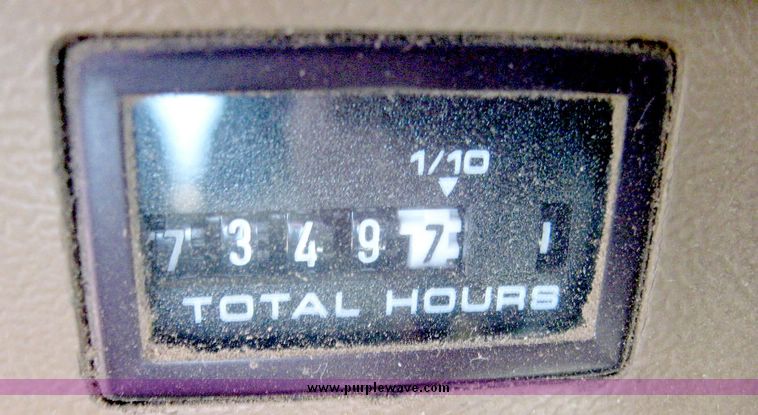 image for item 6440 1993 Ford L8000 tandem axle truck with 22' combination silage and grain bed