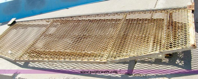 image for item 6440 1993 Ford L8000 tandem axle truck with 22' combination silage and grain bed