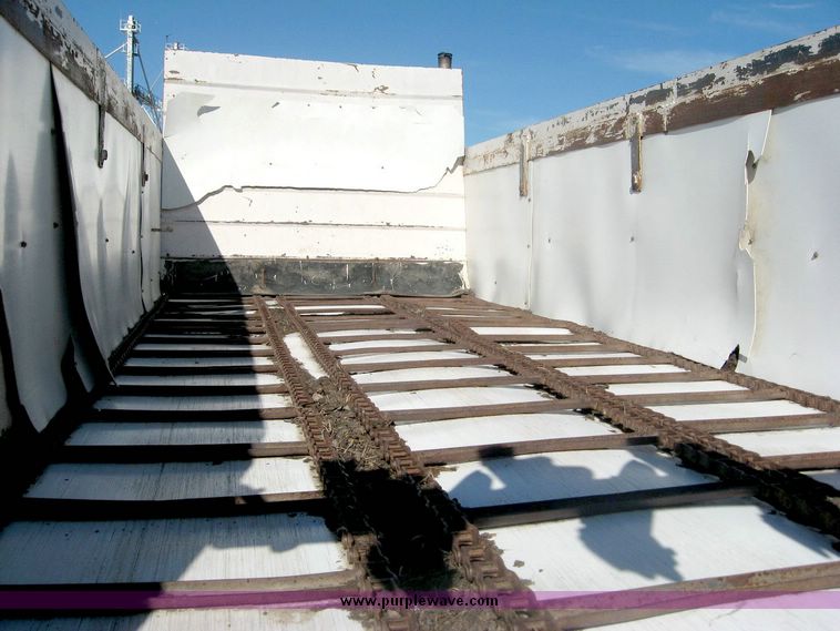 image for item 6441 1986 Mack 600 RS600 tandem axle truck with Mohrlang XDH20 manure spreader box