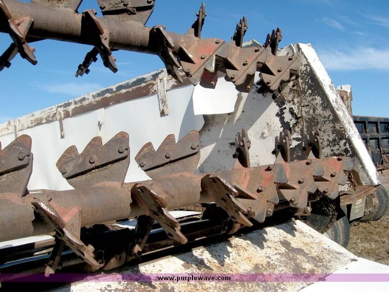 image for item 6441 1986 Mack 600 RS600 tandem axle truck with Mohrlang XDH20 manure spreader box