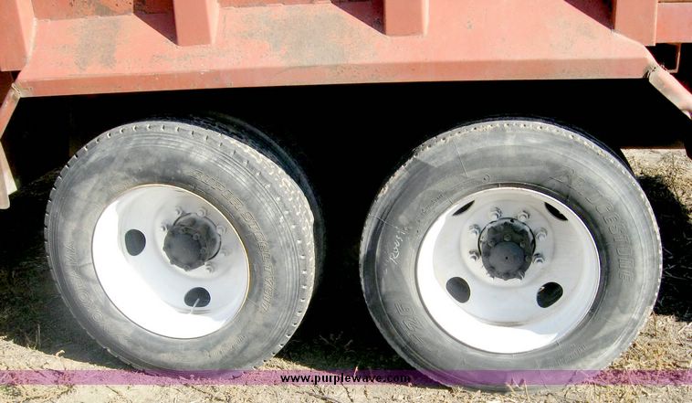 image for item 6441 1986 Mack 600 RS600 tandem axle truck with Mohrlang XDH20 manure spreader box