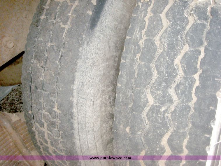 image for item 6441 1986 Mack 600 RS600 tandem axle truck with Mohrlang XDH20 manure spreader box