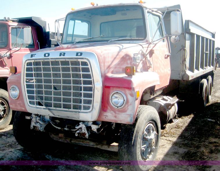image for item 6442 1981 Ford 8000 tandem axle truck with 15' dump bed and hoist