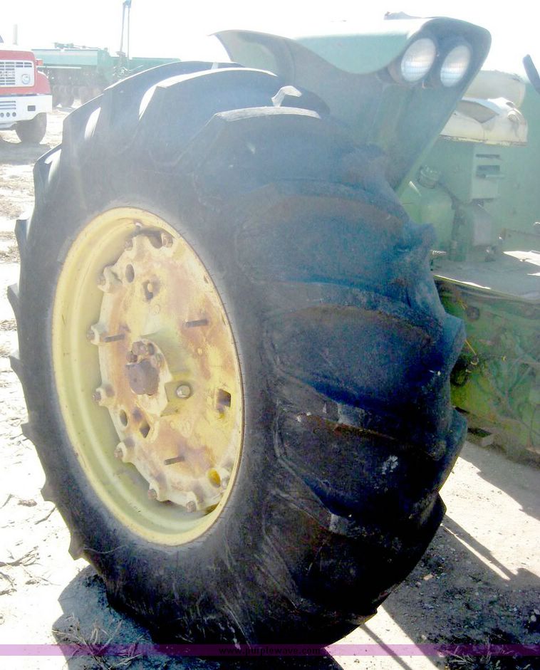 image for item 6444 1965 John Deere 4020 tractor