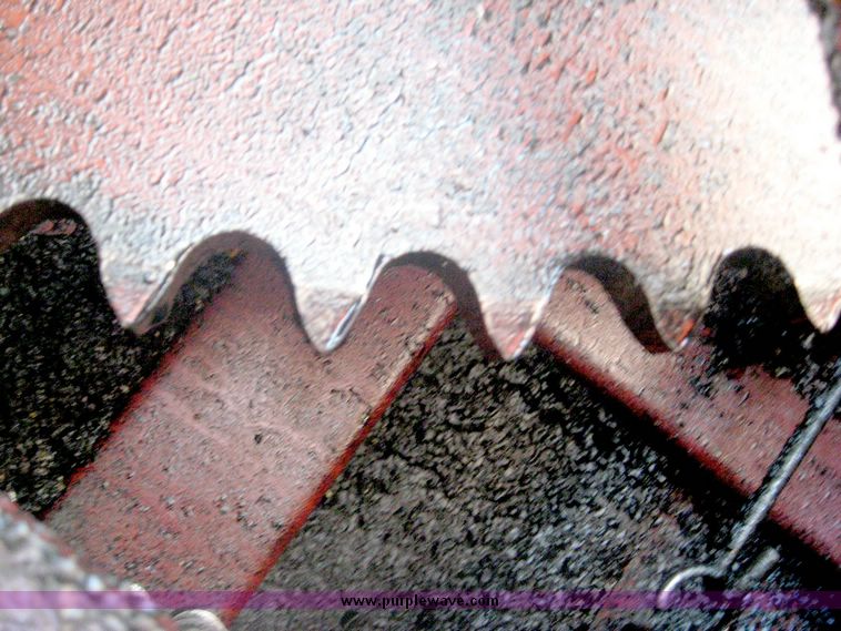 image for item 6446 1993 Ford L7000 truck with Roto-Mix 600-16 feed mixer box