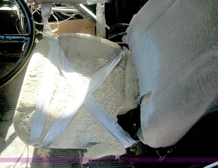 image for item 6446 1993 Ford L7000 truck with Roto-Mix 600-16 feed mixer box