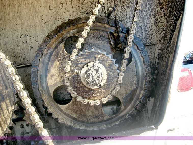 image for item 6447 1999 International 2000 SERIES 2654 tandem axle truck with Harsh 810 feed mixer box