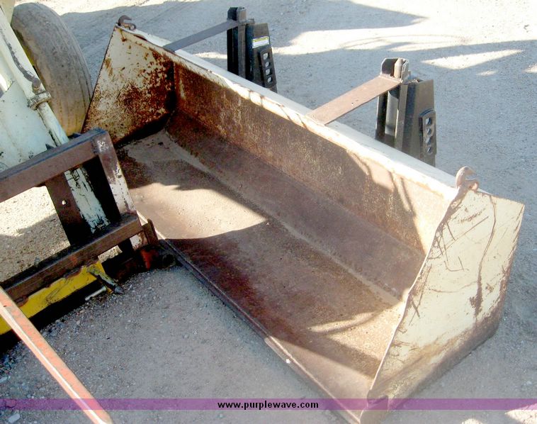 image for item 6541 1961 John Deere 3010 tractor with GB 900 Hi-Master loader