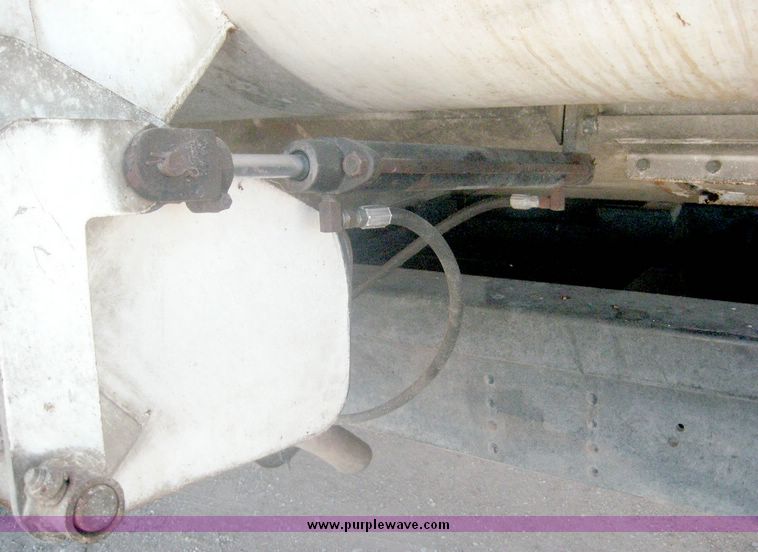 image for item 6542 1994 Chevrolet Kodiak truck with Roto-Mix 600-16 feed mixer box