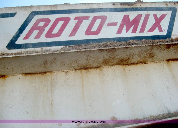 image for item 6542 1994 Chevrolet Kodiak truck with Roto-Mix 600-16 feed mixer box