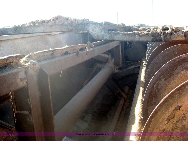 image for item 6542 1994 Chevrolet Kodiak truck with Roto-Mix 600-16 feed mixer box