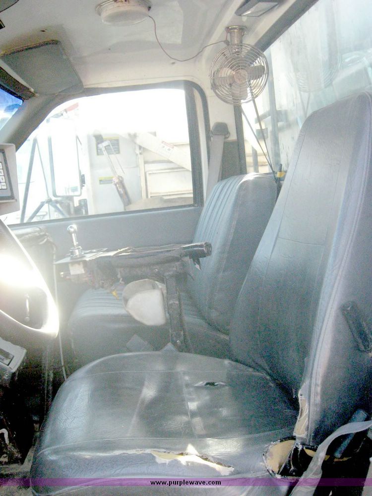 image for item 6542 1994 Chevrolet Kodiak truck with Roto-Mix 600-16 feed mixer box