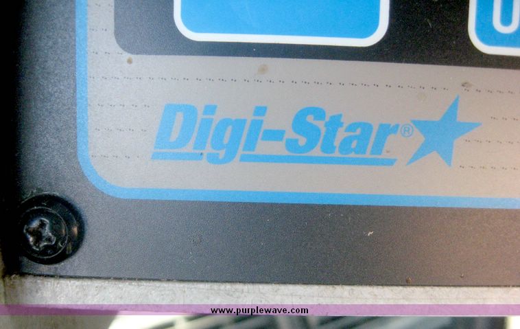 image for item 6542 1994 Chevrolet Kodiak truck with Roto-Mix 600-16 feed mixer box