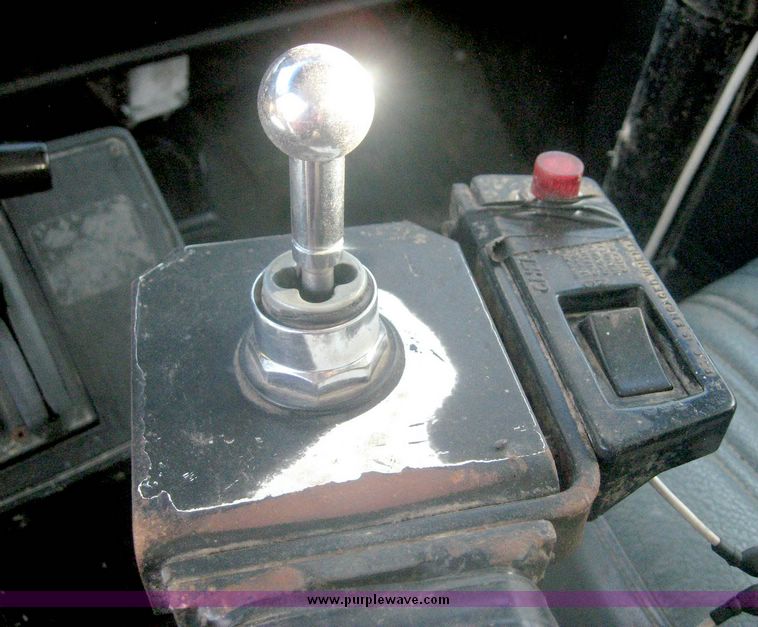 image for item 6542 1994 Chevrolet Kodiak truck with Roto-Mix 600-16 feed mixer box