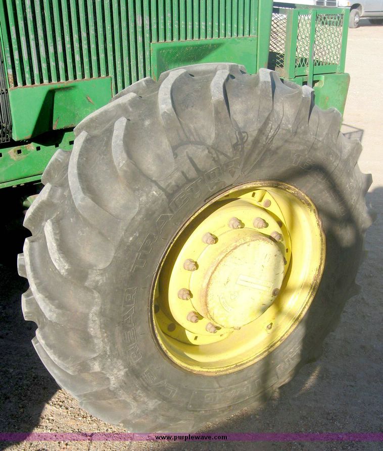 image for item 6543 1989 John Deere 4955 MFWD tractor