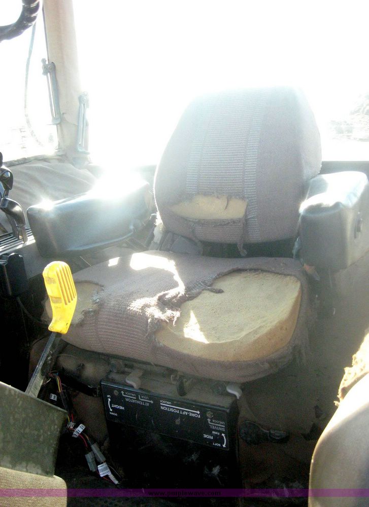 image for item 6543 1989 John Deere 4955 MFWD tractor