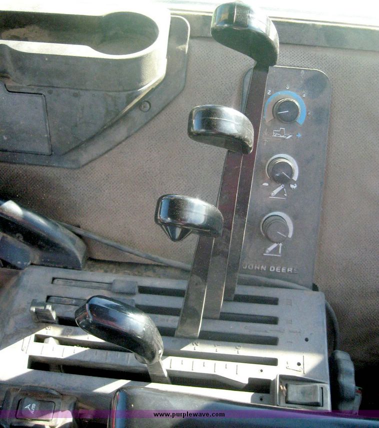 image for item 6543 1989 John Deere 4955 MFWD tractor