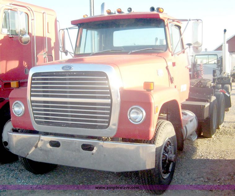 image for item 6548 1983 Ford L9000 semi truck with wet kit