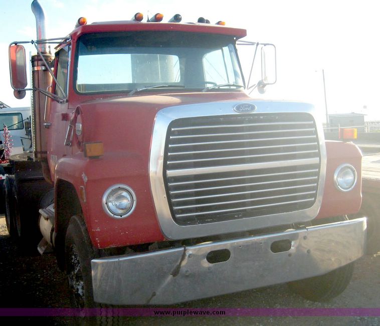 image for item 6548 1983 Ford L9000 semi truck with wet kit