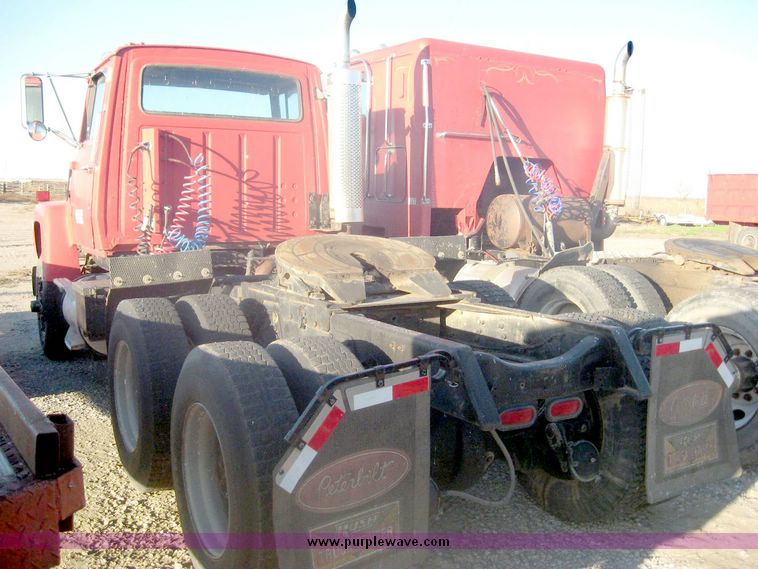 image for item 6548 1983 Ford L9000 semi truck with wet kit