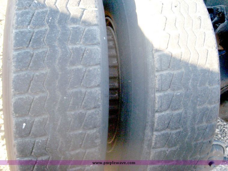 image for item 6548 1983 Ford L9000 semi truck with wet kit